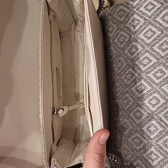 Tory Burch quilted leather shoulder bag - Picture 11 of 15